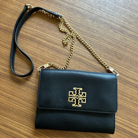 Tory Burch Handbags - Tory Burch Black Britten Chain Wallet